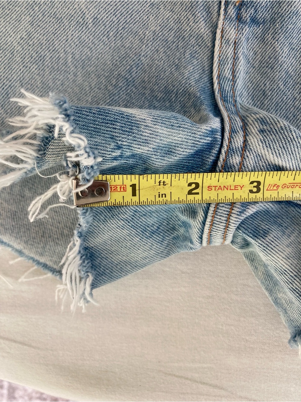 Agolde Jaden High Rise Distressed Shorts in Broken 27 - Picture 6 of 12